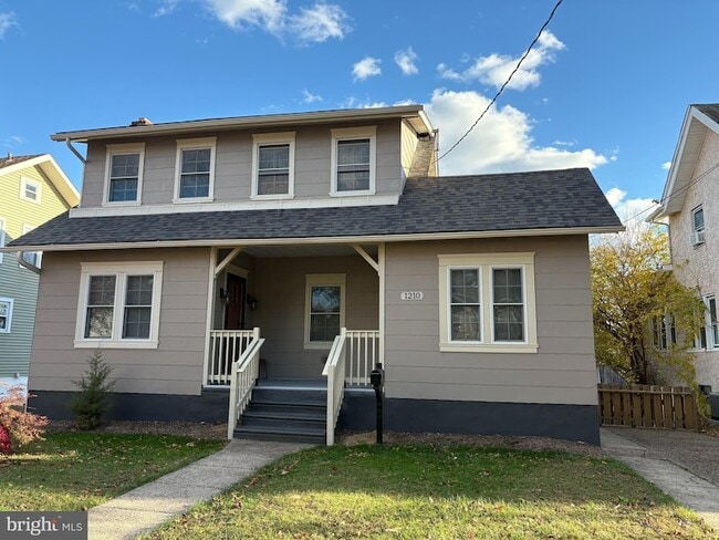 Building Photo - 1210 Newton Ave