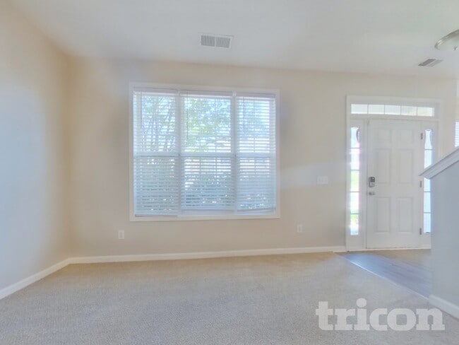 Photo - 121 Omega Ct