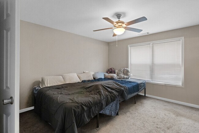 Photo - 485 Candlestick Dr