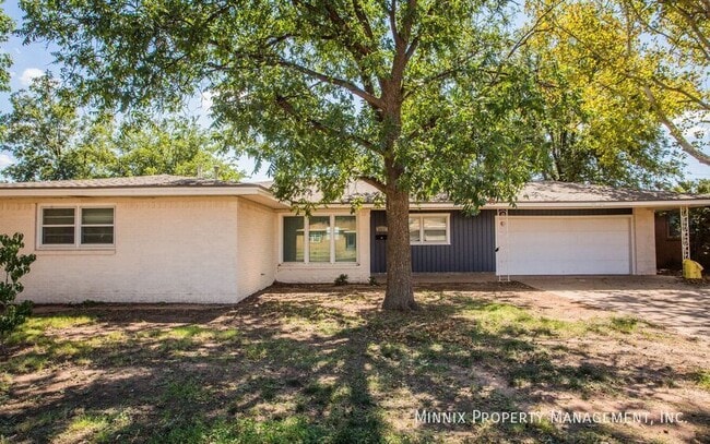 Photo - 3111 49th St