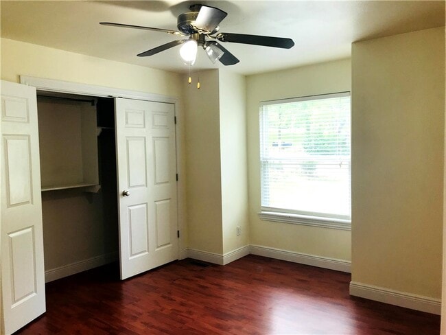 Photo - 1652 W Cedar St