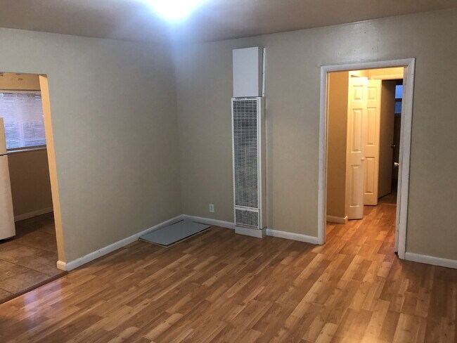 "Charming 1-Bedroom apartment with Spacious Layout in the Heart of Salt Lake City!"