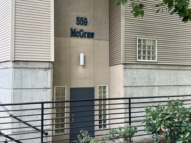 Building Photo - 559 McGraw St Unit 203