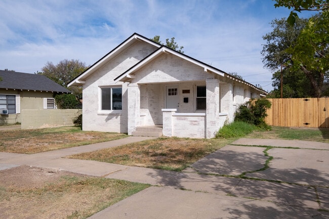 Photo - 2007 7th Ave