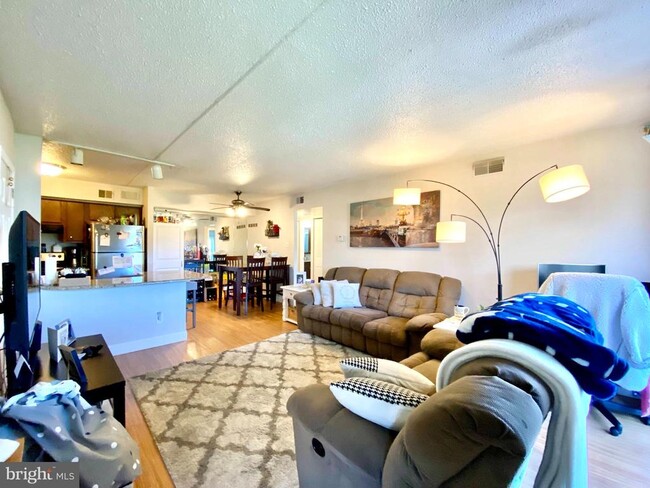 Photo - 5200 Hilltop Dr