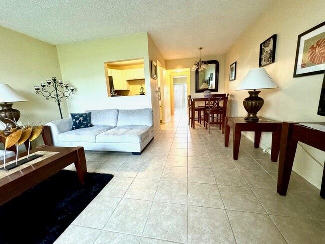 Building Photo - 560 Horizon W Unit 106 Rental