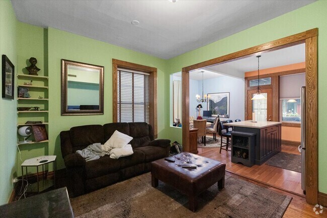 Building Photo - 505 W Fullerton Pky Unit 1 Rental