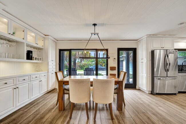 Photo - 5612 Harding St