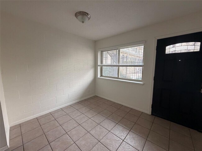 Photo - 1202 Newning Ave Unit 105