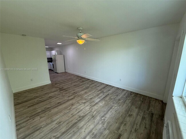 Photo - 935 Jefferson Ave Unidad 11