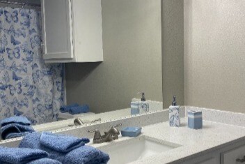 1BR,1BA-678sft