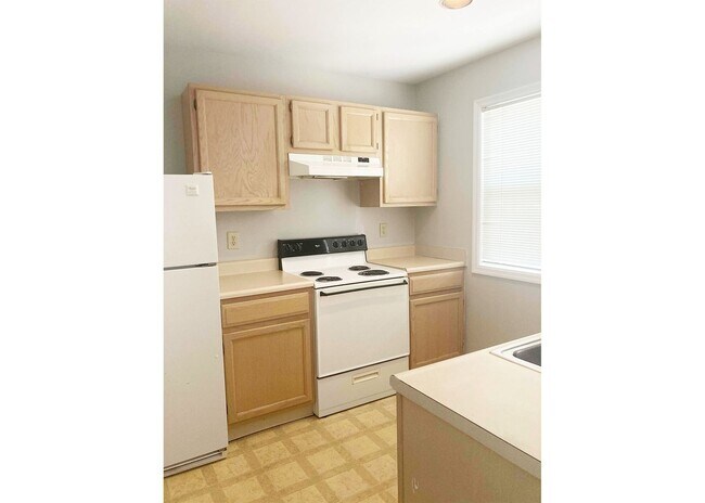 Building Photo - 3227 Bishop St Unit 3227-08