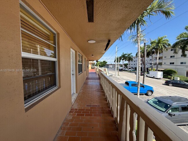 1154 W 35th St Unit 223
