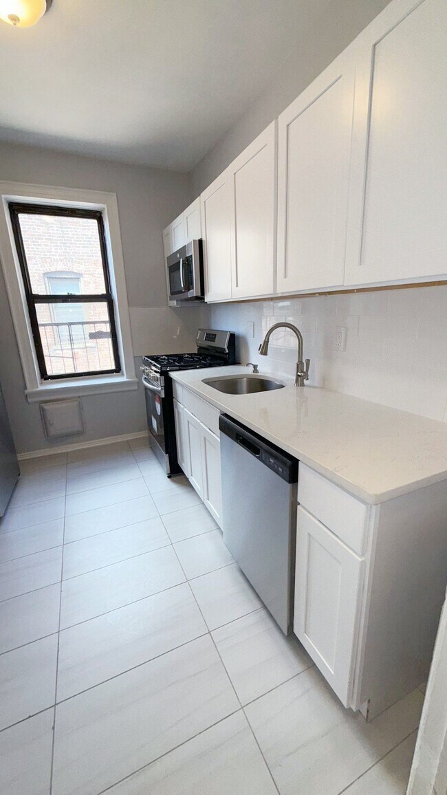 Photo - 2685 - Highland Arms Apartments