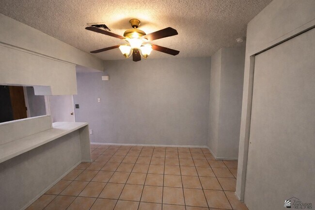 Photo - 1625 W Hillside Pl