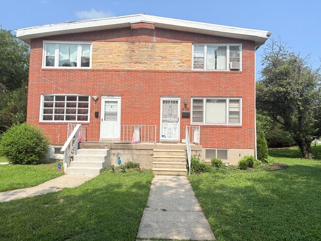 Building Photo - 6192 Northwood Dr