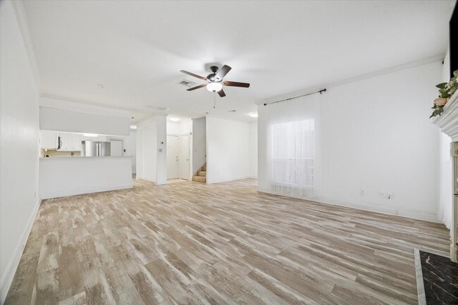 Photo - 880 Tully St Unit 13