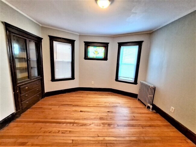 Photo - 393 Talbot Ave Unit 1