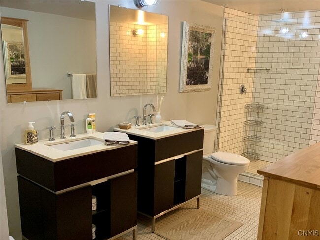 Photo - 520 Seneca St