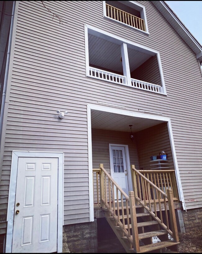 Your own front & back porch - 17 Charbonneau Ter Unit 1st FL