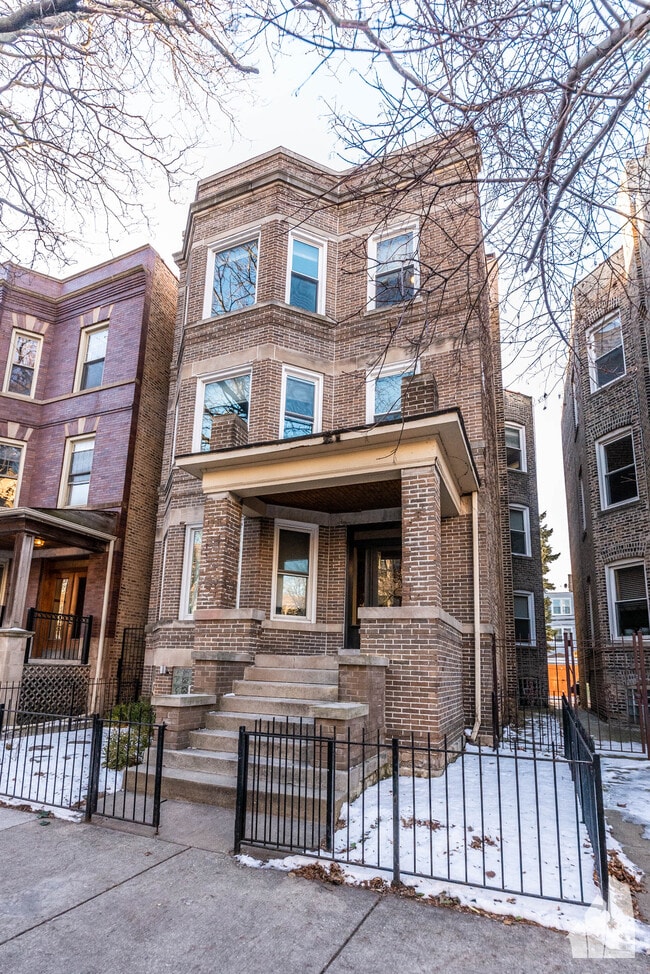 Building Photo - 3716 N Racine Ave Unit 3