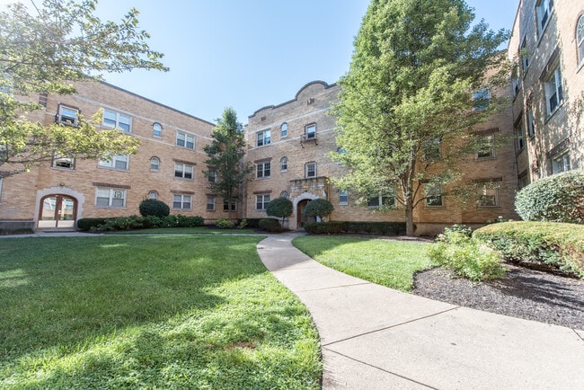 Building Photo - The Majestic Rental