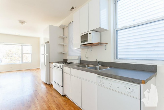 Photo - 2432 N Ashland Ave Unit F2