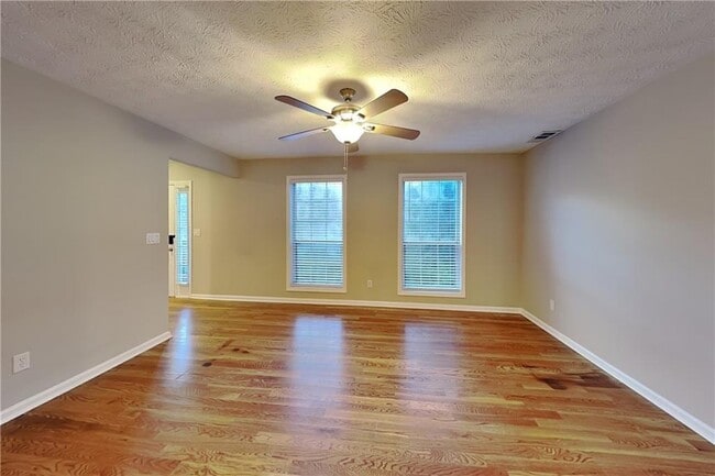 Photo - 5027 Wesleyan Dr