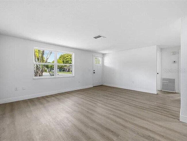 Photo - 39252 Heights Ave