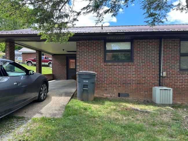 Photo - 2 Bedroom / 1 Bath Home Kingsport, TN