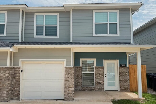 Photo - 7712 Owen Ln Townhome