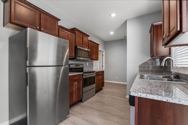 Photo - 1/2 OFF 1ST MONTHS RENT!!! NEW LUXURY 3 BE...