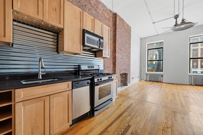 Photo - 332 East 116th street