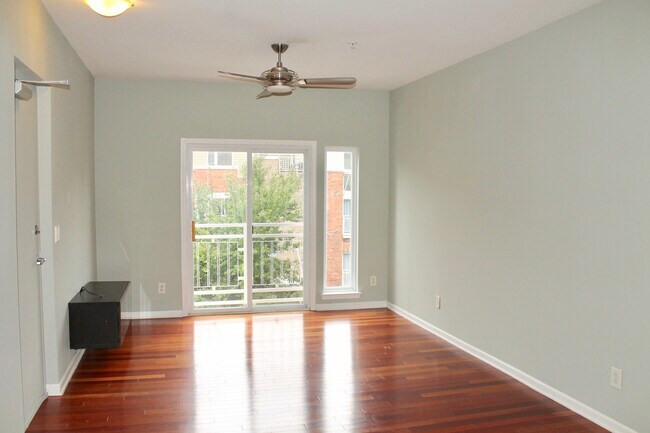 Photo - 625 Raphael Place