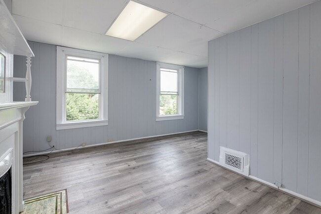 2409-2417 W. Clifton Ave