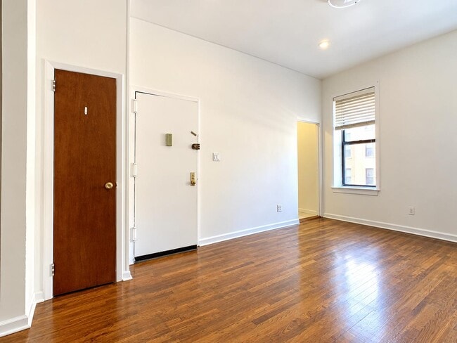 Photo - 928 Amsterdam Ave Unit 1