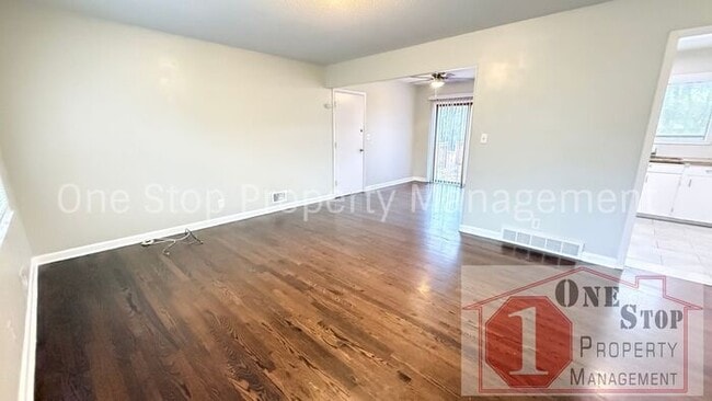 Photo - Charming 3-bedroom, 1.5-bathroom home in Kansas City
