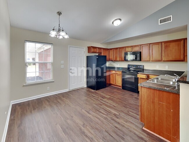 Photo - 2106 Bimelech Ln