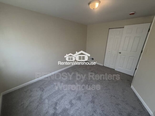 Photo - 2067 Larkhall Rd