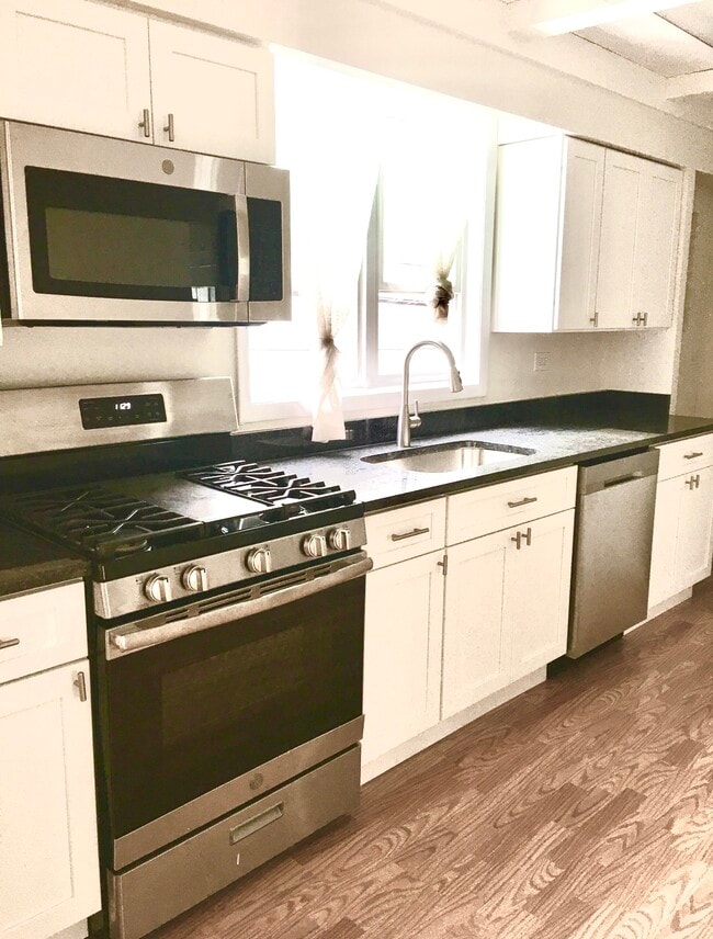 Photo - 3148 N Clifton Ave Unit Clifton  2