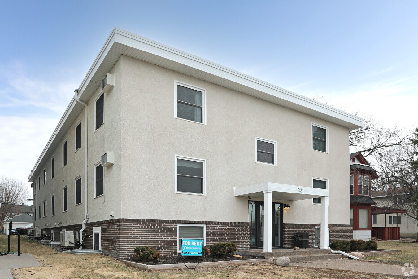 4/6/22 - 821 Marshall St NE