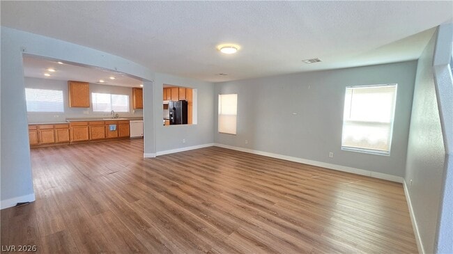 Photo - 628 Port Talbot Ave