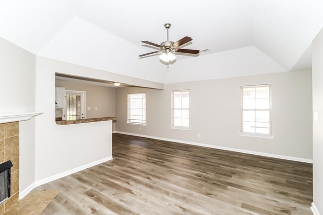Photo - 1021 Crayton Ridge Dr
