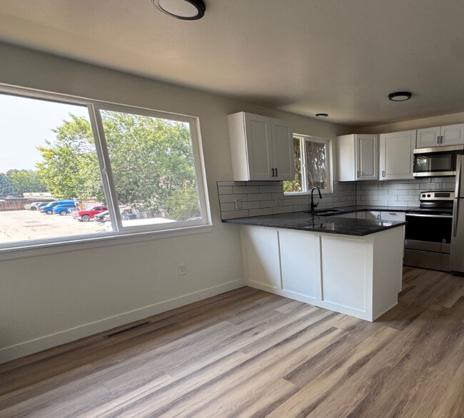 Photo - 804 Meeker St