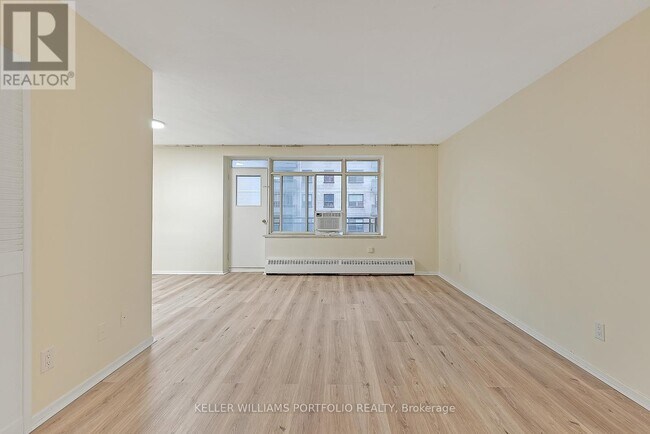 Photo - 825 Kennedy Rd Unité 204