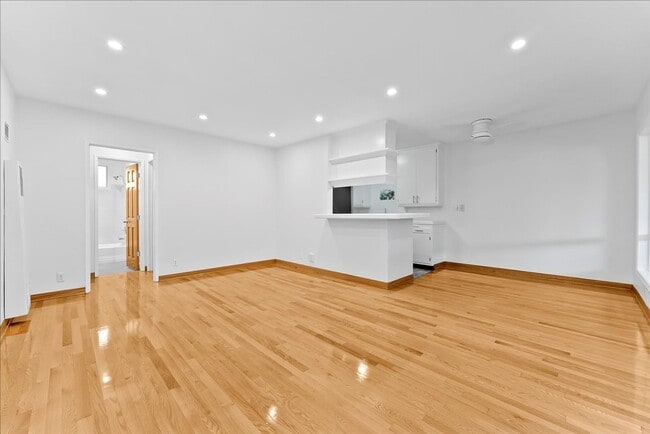 Building Photo - 1739 Washington Way Unit 02 Rental
