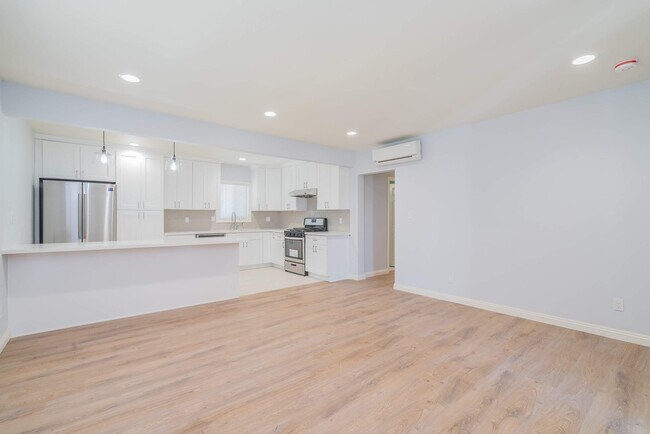 Photo - 508 N Curtis Ave Apartments Unit B