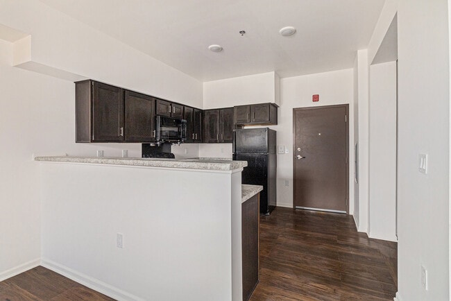 7850 E Jefferson Kitchen