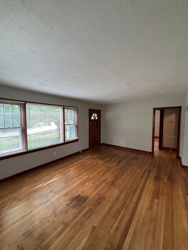 Photo - Newly Renovated!!!