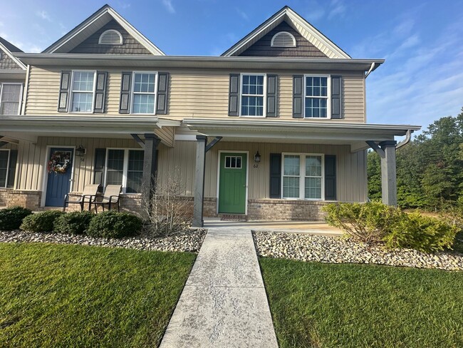 Building Photo - Tavern Grove Townhome in Campbell County-N...